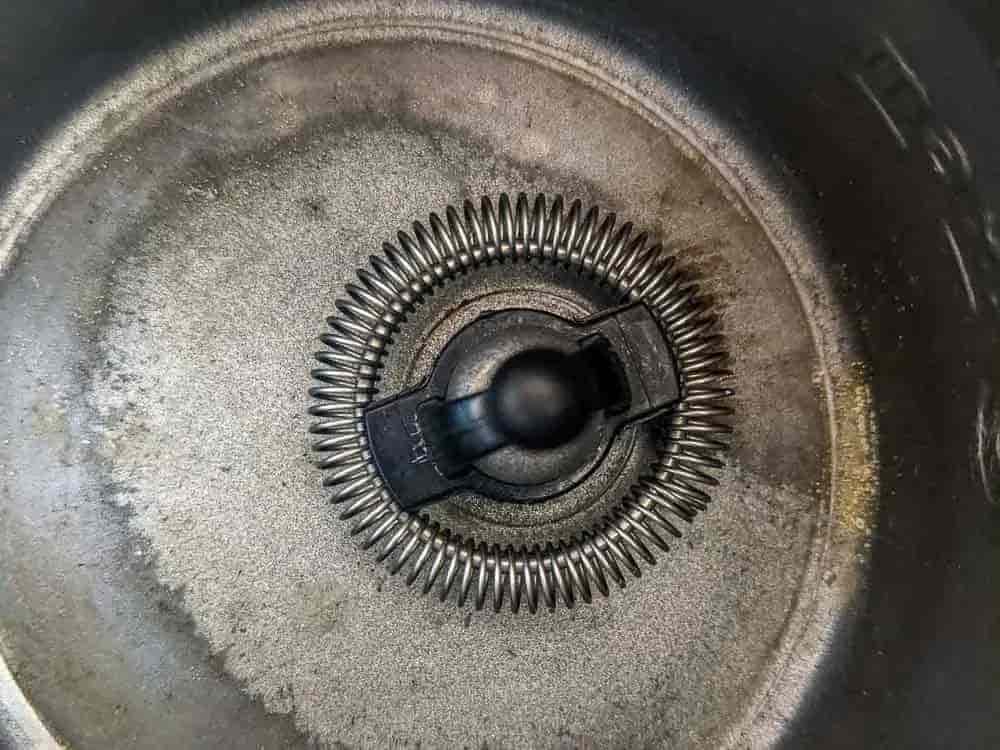 Clean Gunk on the Magnetic Whisk