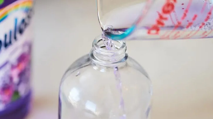 mixing fabuloso and warm water